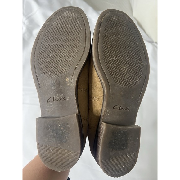 Clarks‎ Demi Beat Boho Ankle Boots Booties Pull On Casual Shoes Sand Suede 7.5M - Picture 10 of 10